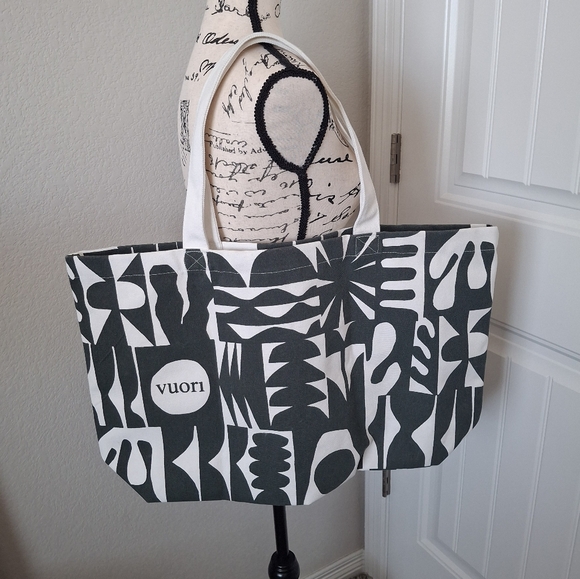 Vuori Accessories - Large VUORI Tote